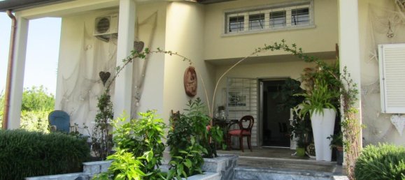 4 bedrooms Villa in Carrara, Italy No. 178390 28