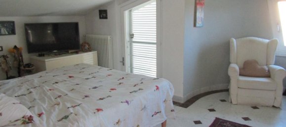 4 bedrooms Villa in Carrara, Italy No. 178390 16