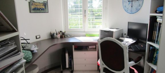 4 bedrooms Villa in Carrara, Italy No. 178390 8