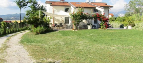 4 bedrooms Villa in Carrara, Italy No. 178390 26