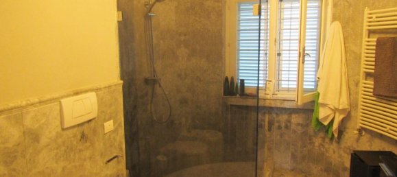 4 bedrooms Villa in Carrara, Italy No. 178390 19