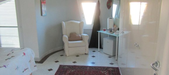 4 bedrooms Villa in Carrara, Italy No. 178390 17