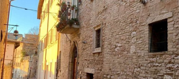 6 rooms Penthouse in Assisi, Italy No. 143082 4