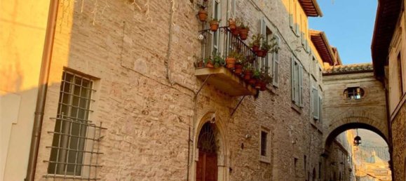 6 rooms Penthouse in Assisi, Italy No. 143082 3