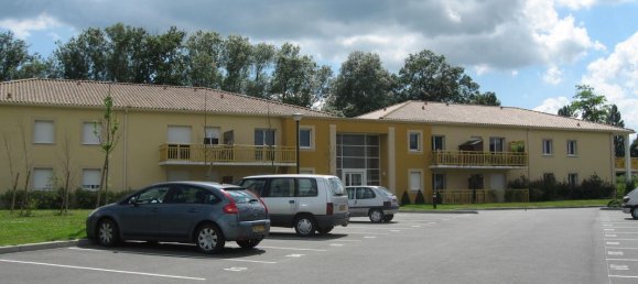 1 bedroom Apartment in Cavignac, France No. 200036 7