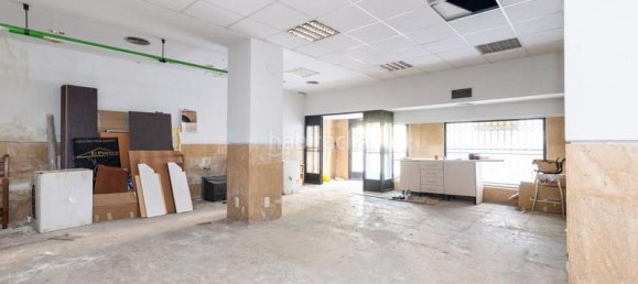 226m² Commercial property in Santa Fe, Spain No. 188822 8