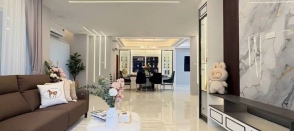 5 bedrooms Villa in Pattaya, Thailand No. 26763 2