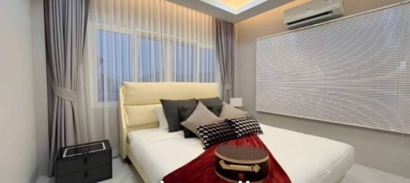 5 bedrooms Villa in Pattaya, Thailand No. 26763 10