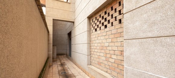 107m² Commercial property in Granada, Spain No. 105577 9