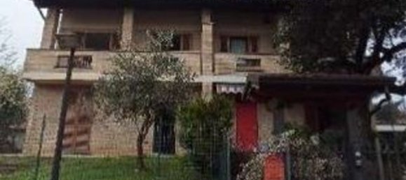 6 rooms House in Verano Brianza, Italy No. 6238 6