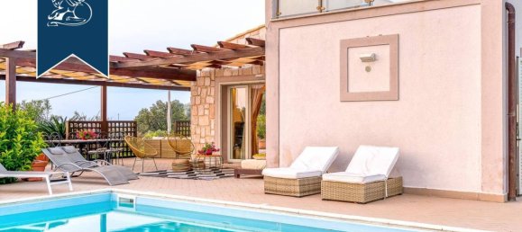 5 bedrooms Villa in Cefalù, Italy No. 277198 7