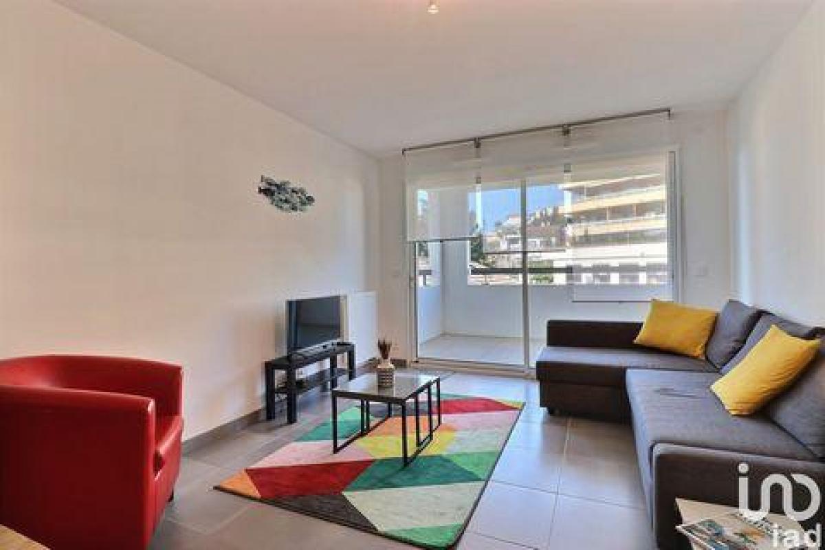 Studio in the Condo in Marseille, France No. 4547