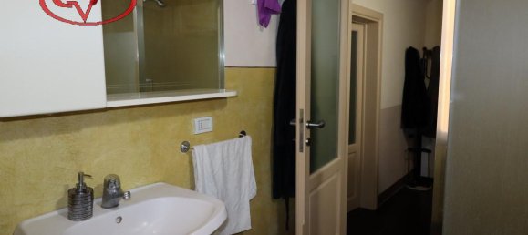 6 rooms Apartment in Montevarchi, Italy No. 237706 17