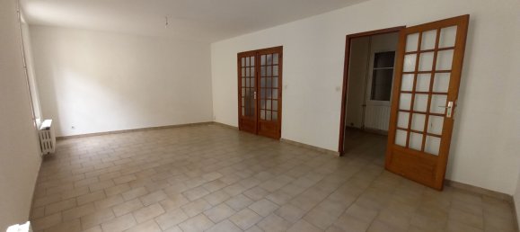 Adosado de 3 dormitorios en Dreux, France No. 259924 3