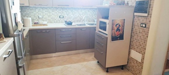 3 rooms Apartment in Rome, Italy No. 80679 24