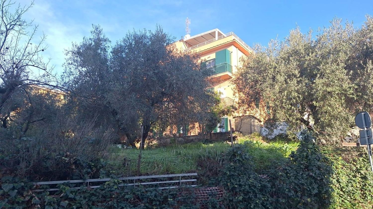 3 rooms Apartment in Rome, Italy No. 80679