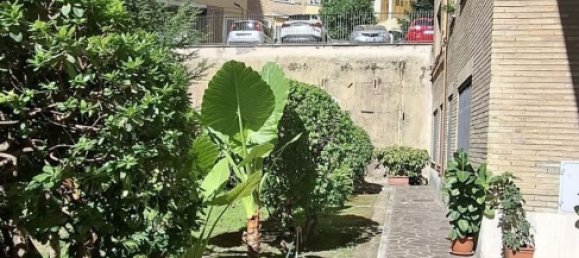 3 Schlafzimmer Wohnung in Rome, Italy, Nr. 320064 2