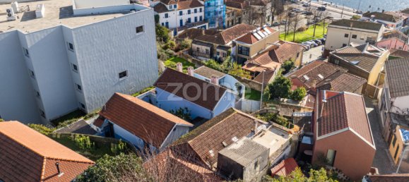 3 bedrooms House in Porto, Portugal No. 109799 12