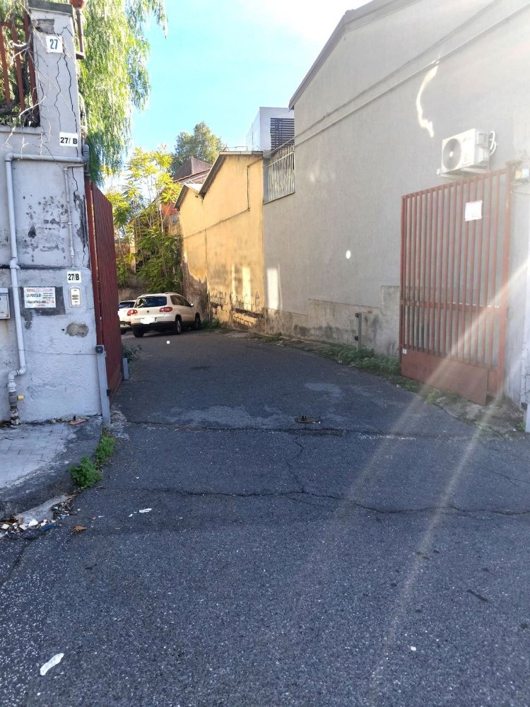 33m² Garage in Catania, Italy No. 65345