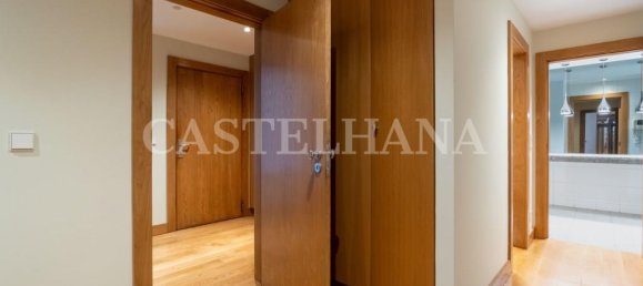 3 bedrooms Apartment in Porto, Portugal No. 97395 27
