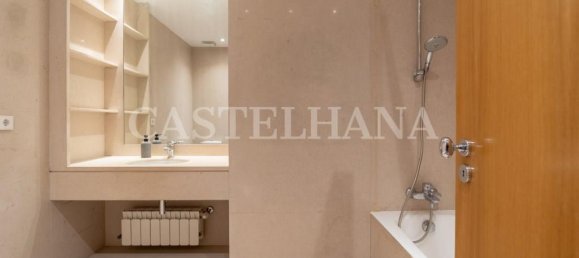 3 bedrooms Apartment in Porto, Portugal No. 97395 44