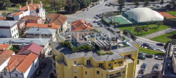 3 bedrooms Apartment in Porto, Portugal No. 97395 2