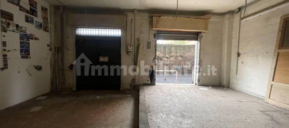 2 rooms Commercial property in San Giorgio a Cremano, Italy No. 24734 4