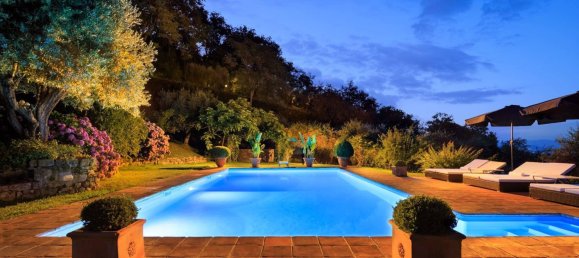 5 bedrooms Villa in Florence, Italy No. 192527 2