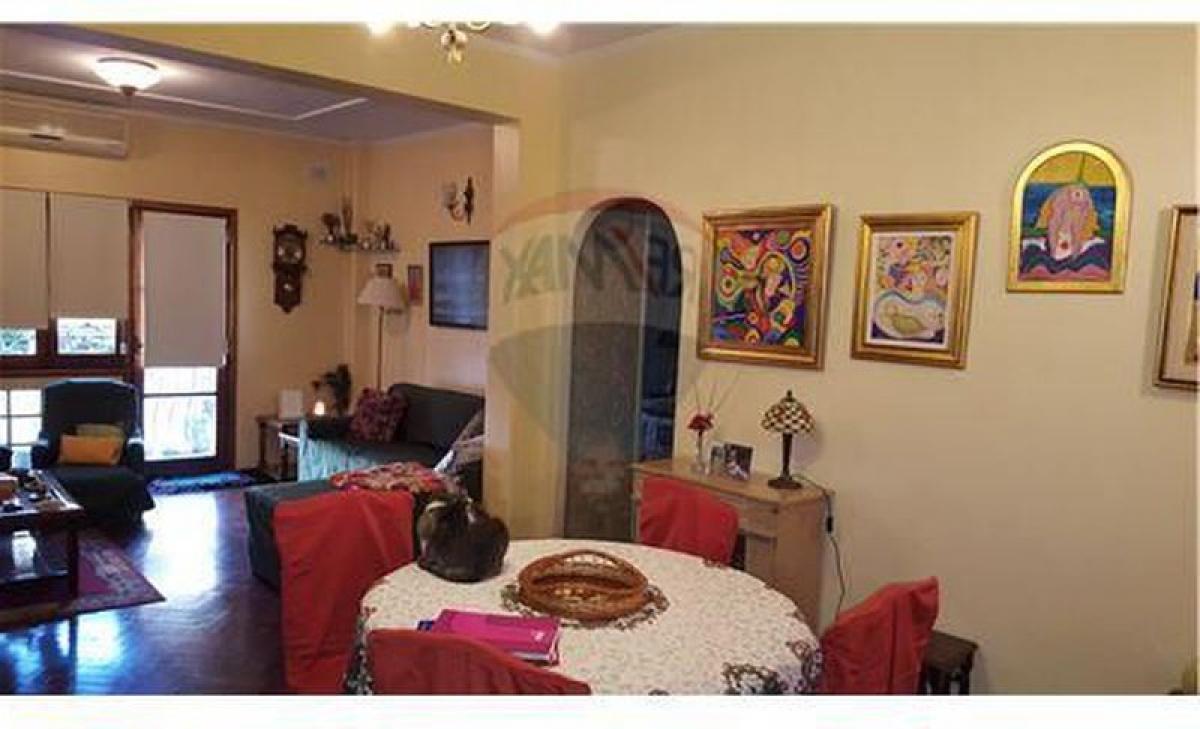 Apartamento de 3 dormitorios en Buenos Aires, Argentina No. 73079