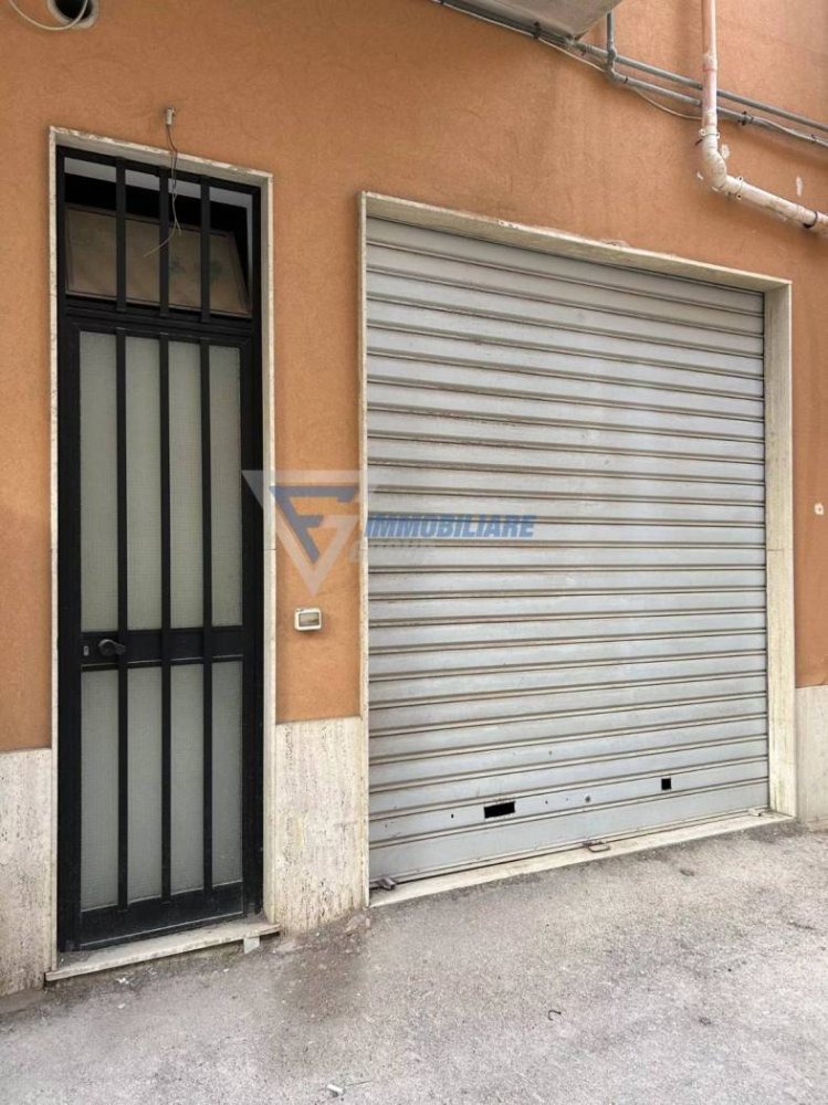 42m² Garage in Syracuse, Italy No. 350816