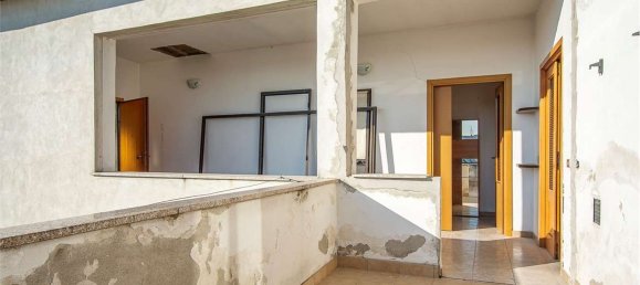 3 rooms Apartment in Magnago, Italy No. 307139 6