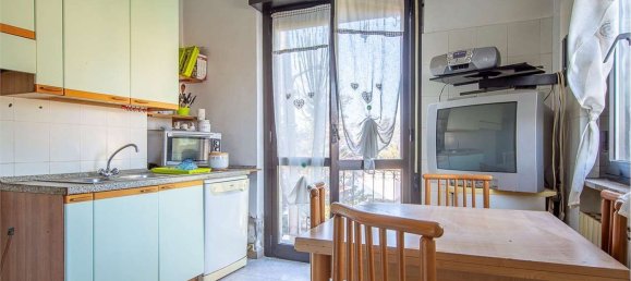 3 rooms Apartment in Magnago, Italy No. 307139 4