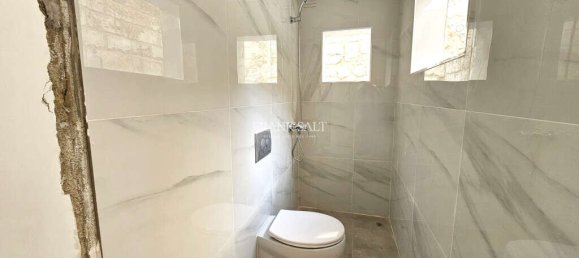 Maisonette de 2 dormitorios en Paola, Malta No. 2070 15