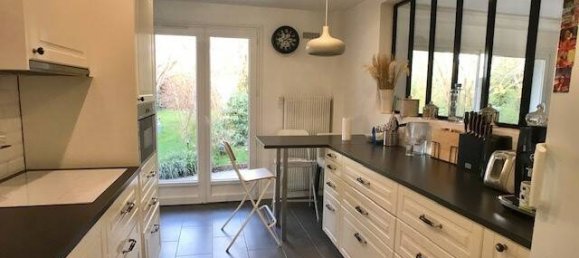 Villa de 3 dormitorios en Cernay-la-Ville, France No. 166599 8