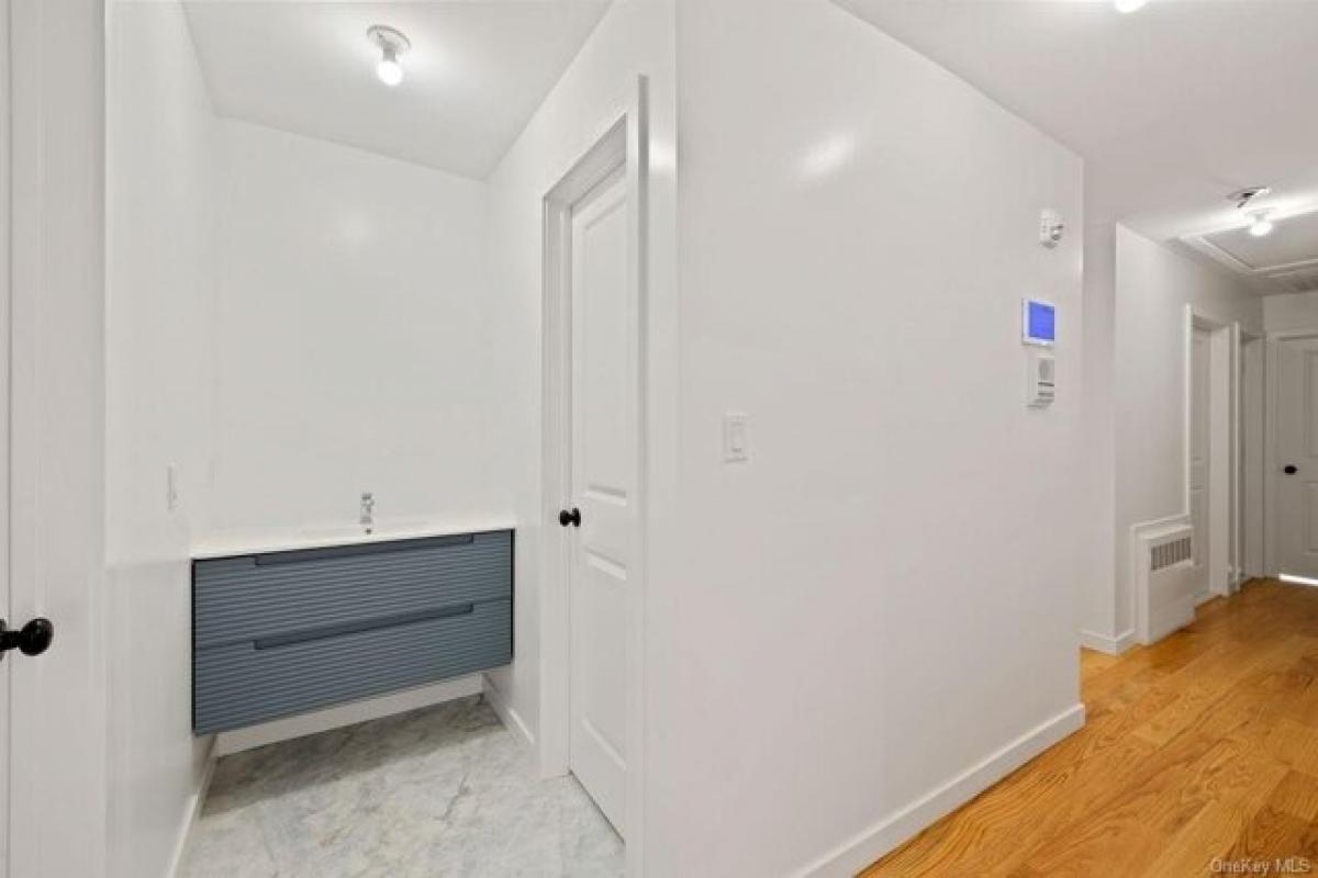 Дом с 5 спальнями в Monsey, США № 403739