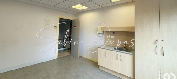 341m² Office in Loire, France No. 330971 4