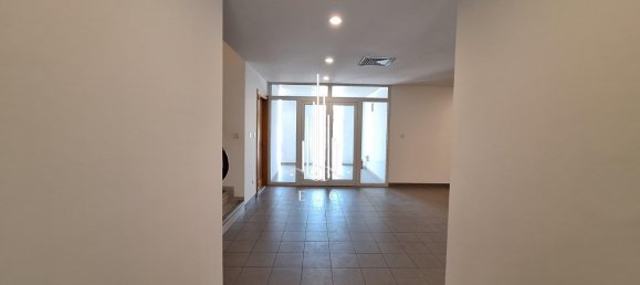 7 bedrooms Villa in Abu Dhabi, UAE No. 23039 28