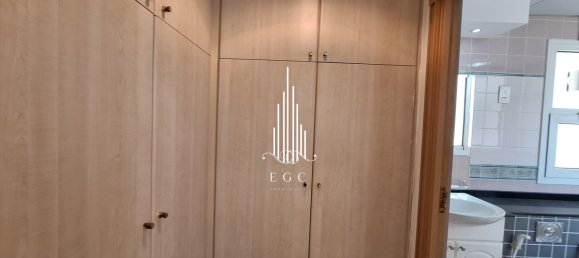 7 bedrooms Villa in Abu Dhabi, UAE No. 23039 20