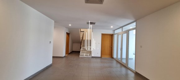 7 bedrooms Villa in Abu Dhabi, UAE No. 23039 30