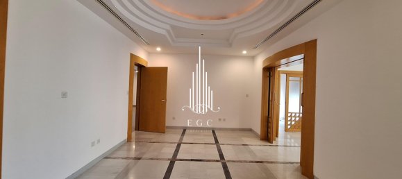 7 bedrooms Villa in Abu Dhabi, UAE No. 23039 2