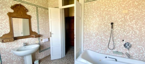 Вилла с 4 спальнями в Борго Виргилио, Италия № 85166 39