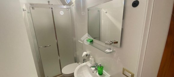 Квартира с 4 комнатами в Джиноза, Италия № 72902 7