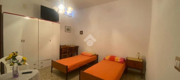 Квартира с 4 комнатами в Джиноза, Италия № 72902 9