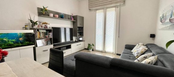6 rooms Apartment in Imperia, Italy No. 174412 2