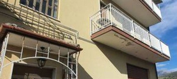 4 bedrooms Apartment in Lauria, Italy No. 41566 22