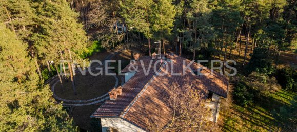 4 bedrooms Villa in Venegono Inferiore, Italy No. 126318 15