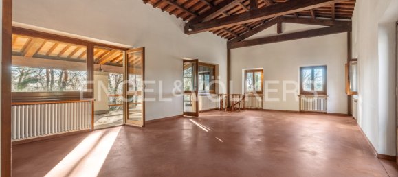 4 bedrooms Villa in Venegono Inferiore, Italy No. 126318 6