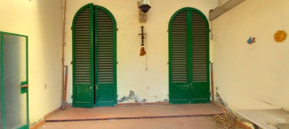 10 rooms House in Florence, Italy No. 18623 23