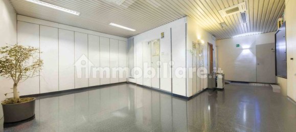 Коммерческая недвижимость с 5 комнатами в Генуя, Италия № 36441 24