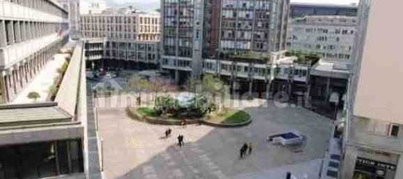 Коммерческая недвижимость с 5 комнатами в Генуя, Италия № 36441 11